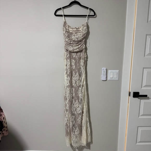 HOUSE OF CB Artemis Lace Maxi Dress XS - Picture 2 of 6